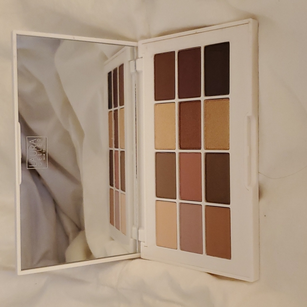 Laura Geller Iconic New York Collection Uptown Chic eyeshadow pallet.